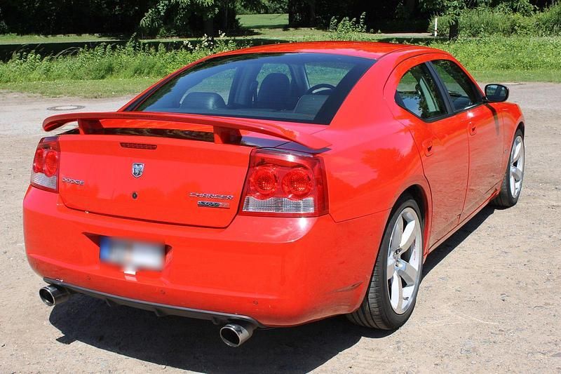 Second-hand Dodge Charger 431 CP (317 kW) 2010 Roșu Berlinǎ