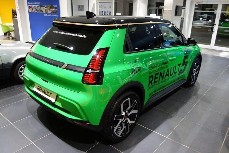 Gebraucht Renault 5 E-Tech Komfort 110 kW (150 PS) 2024 Grün Limousine
