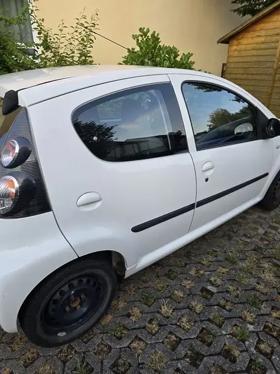 Gebraucht Citroën C1 Style 68 PS (50 kW) 2011 Weiß Kleinwagen