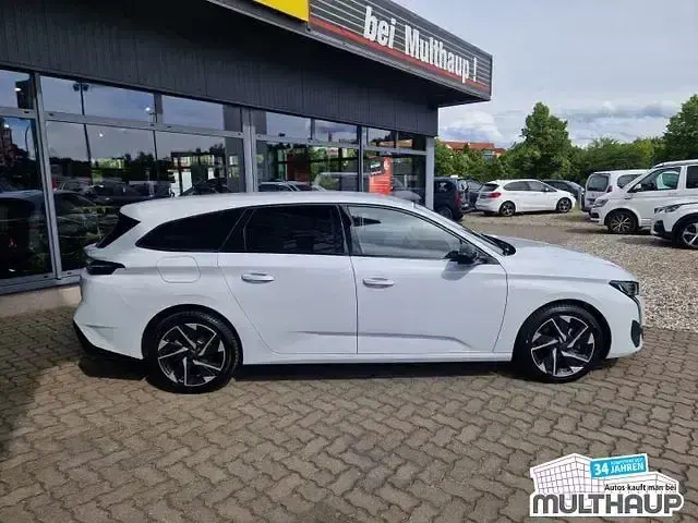 Gebraucht Peugeot 308 SW Allure 146 PS (107 kW) 2025 Okenitweiss metallic Kombi
