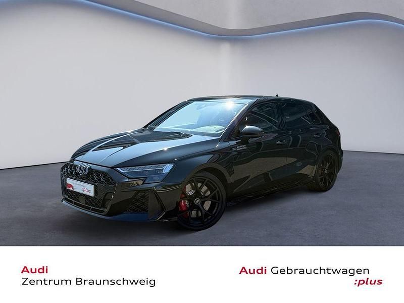 Mythosschwarz metallic Gebraucht 2025 Audi RS3 Sportback Ambiente Kleinwagen | 73.290 € (Etwas zu teuer) - Bild 1/4