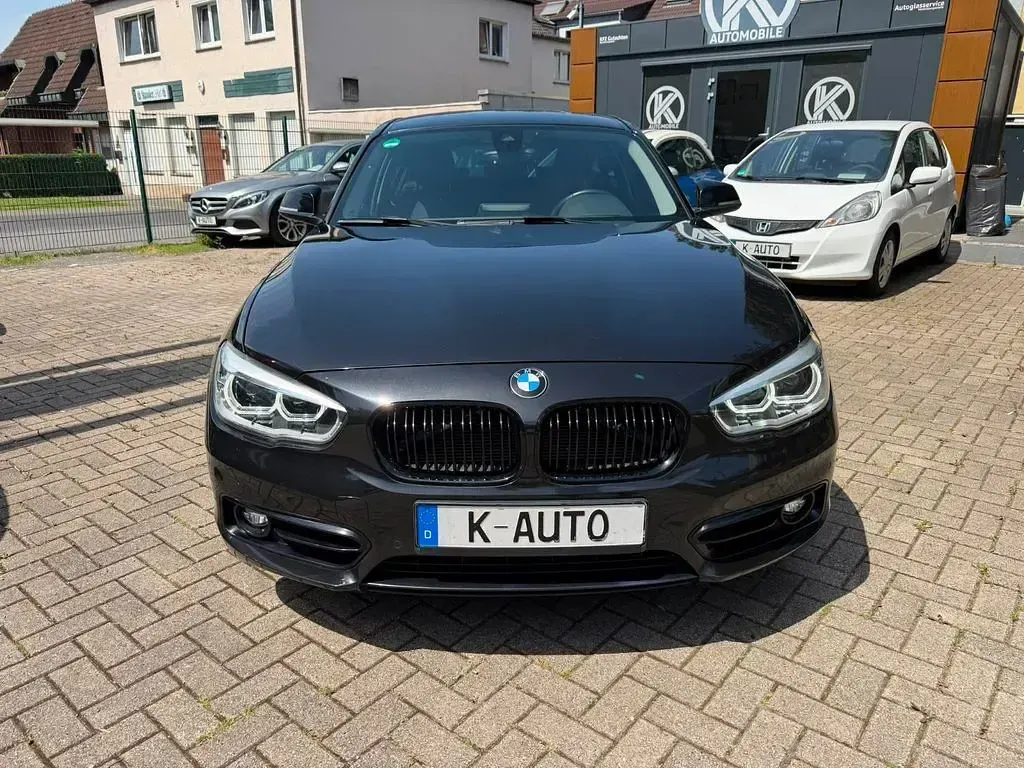 Gebraucht BMW 120 Sport Line 190 PS (139 kW) 2017 Schwarz Kleinwagen