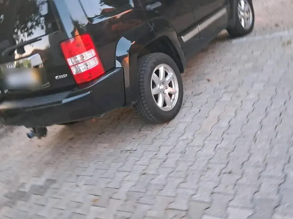 Gebraucht Jeep Cherokee 177 PS (130 kW) 2009 Schwarz SUV