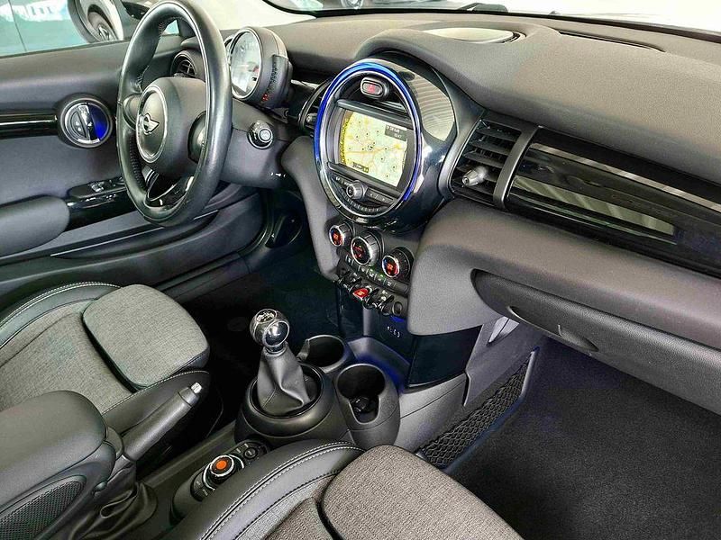 Gebraucht Mini Cooper 136 PS (100 kW) 2016 Pepper white Kleinwagen