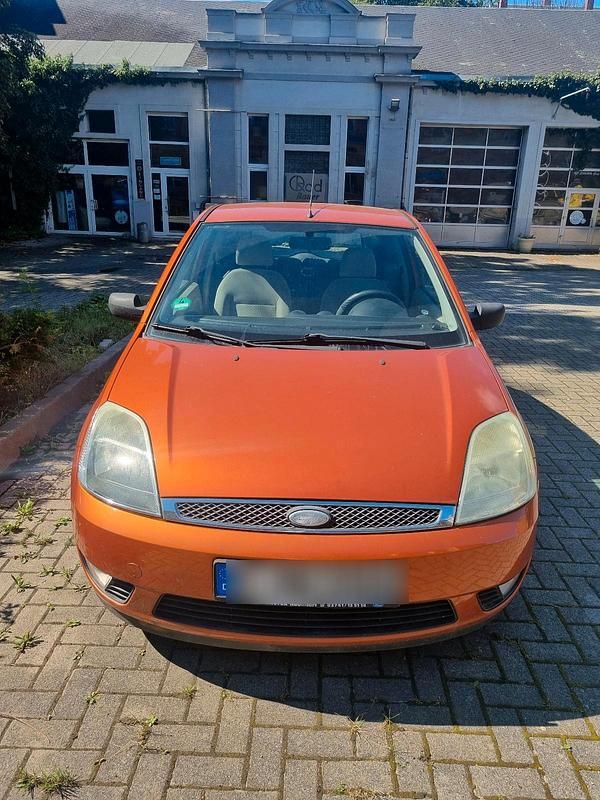 Orange Gebraucht 2004 Ford Fiesta Kleinwagen | 650 € (Superpreis) - Bild 1/4