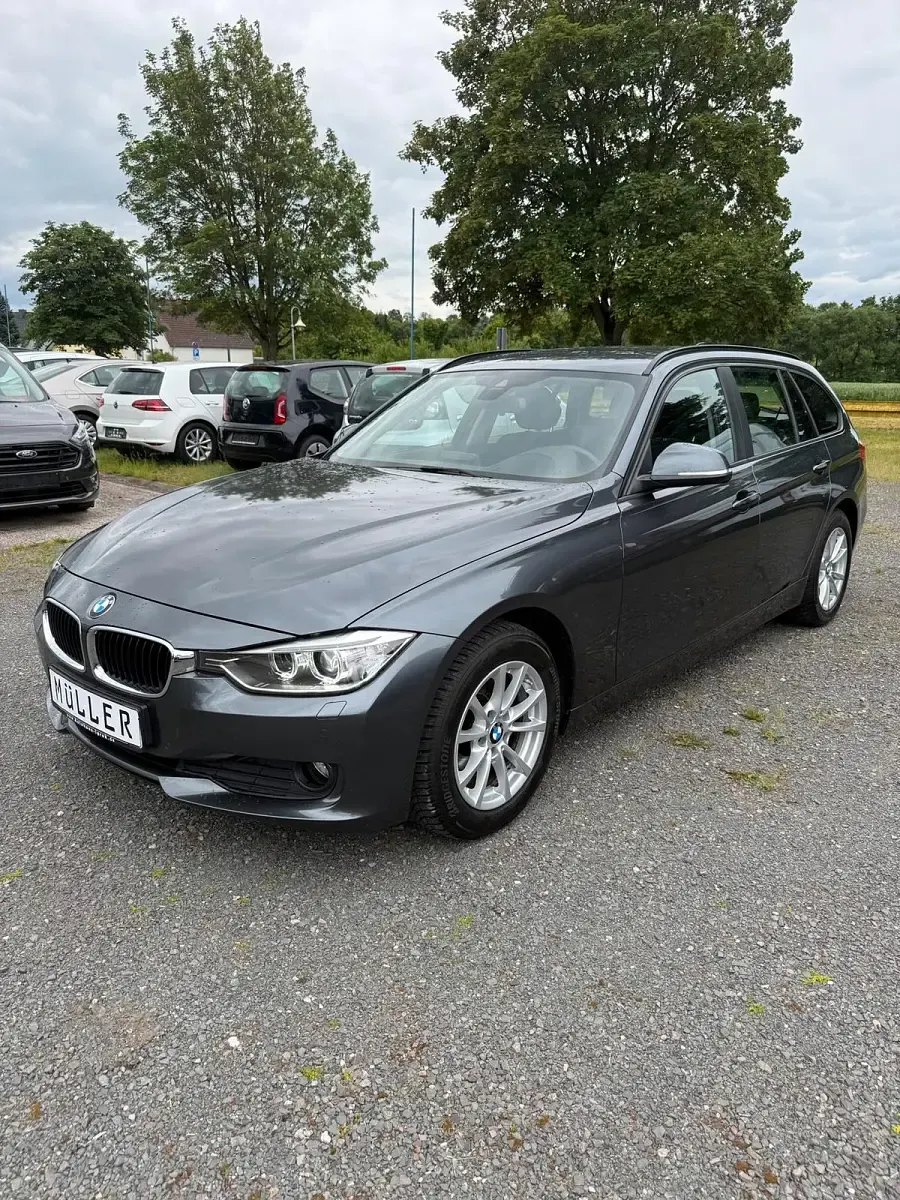 Gebraucht BMW 318 143 PS (105 kW) 2015 Grau Kombi