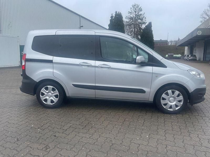 Gebraucht Ford Transit Trend 101 PS (74 kW) 2018 Silber Kombi