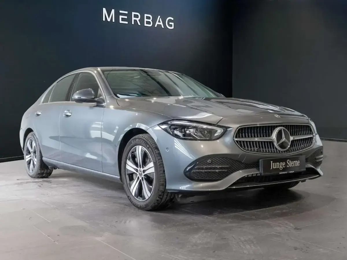 Gebraucht Mercedes C300e Avantgarde 313 PS (230 kW) 2023 Grau Limousine