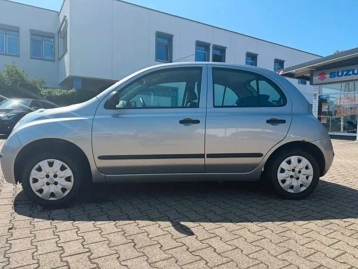 Gebraucht Nissan Micra 65 PS (47 kW) 2005 Silber Kleinwagen