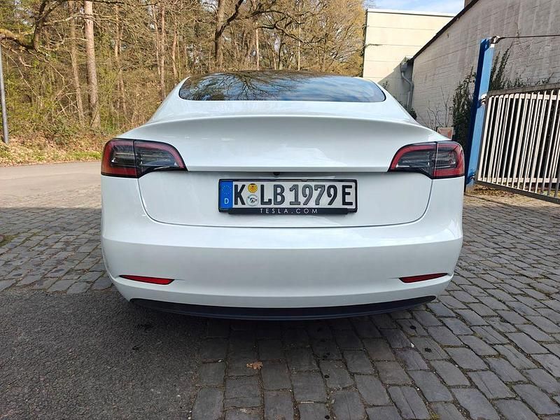 Gebraucht Tesla Model 3 RWD 208 kW (283 PS) 2022 Weiß Limousine