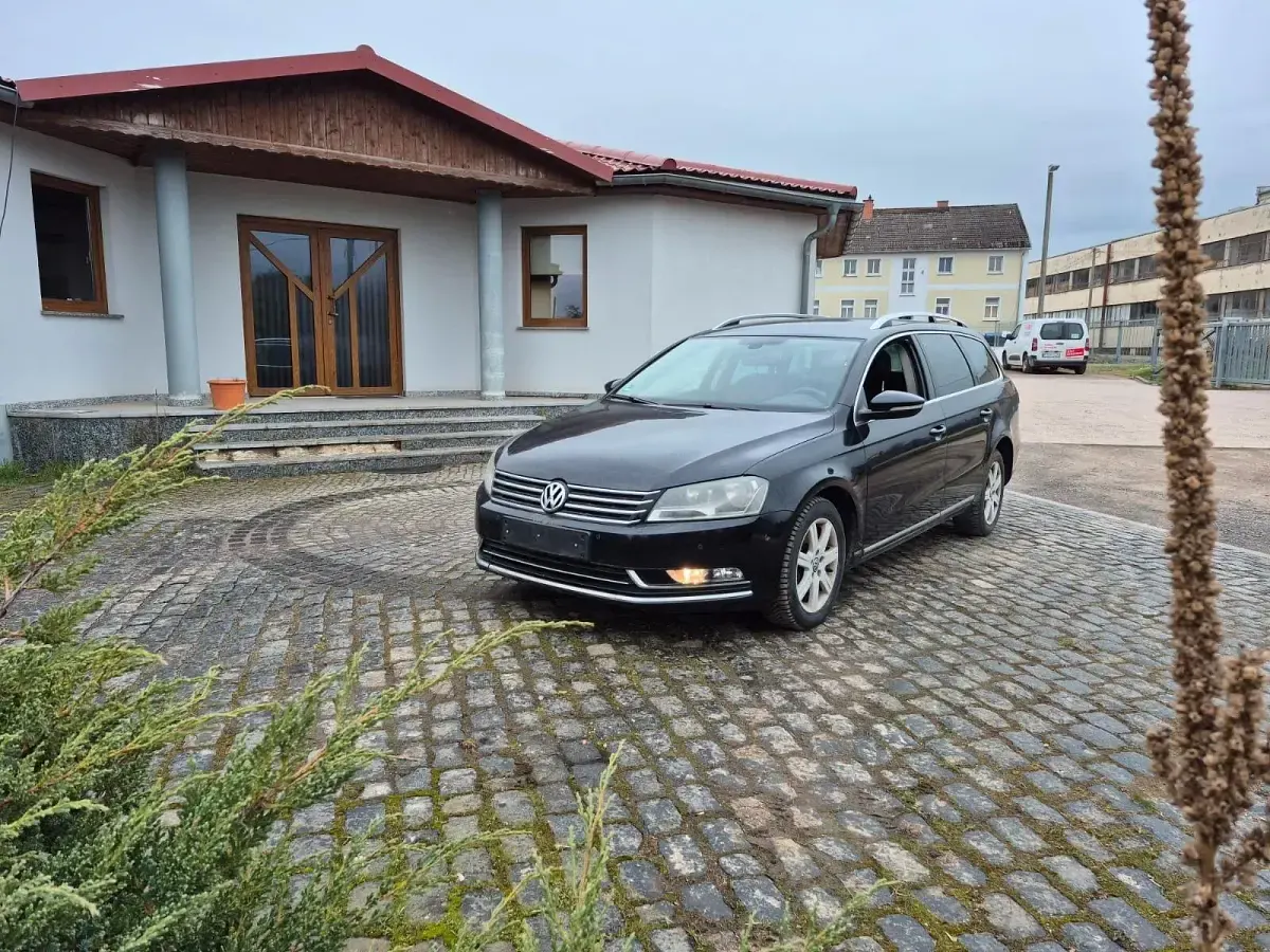 Gebraucht VW Passat Highline 140 PS (102 kW) 2011 Schwarz Kombi
