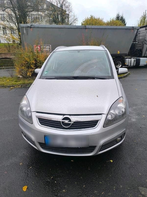 Silber Gebraucht 2007 Opel Zafira Van / Kleinbus | 3.599 € (Etwas zu teuer) - Bild 1/4