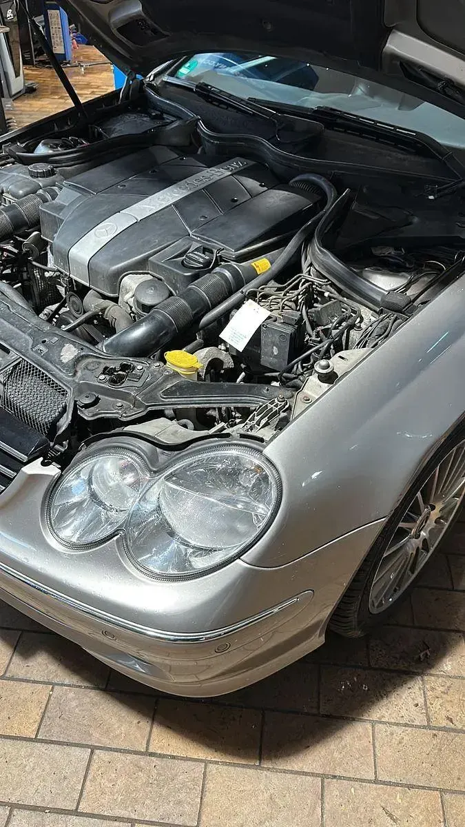 Gebraucht Mercedes CLK320 Avantgarde 218 PS (160 kW) 2003 Silber Coupé