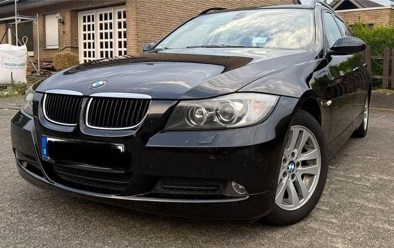Schwarz Gebraucht 2008 BMW 320 Kombi | 3.000 € (Guter Preis) - Bild 1/4