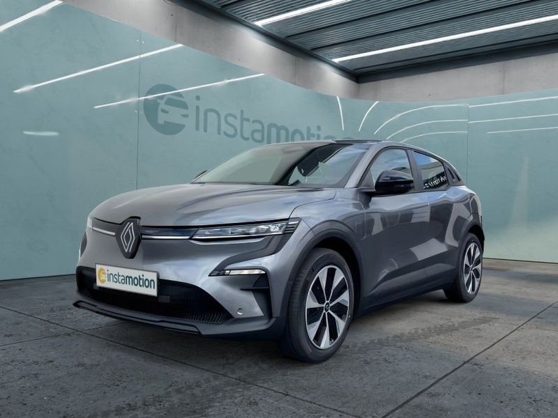 Grau Gebraucht 2023 Renault Mégane Evolution Limousine | 30.490 € (Fairer Preis) - Bild 1/4