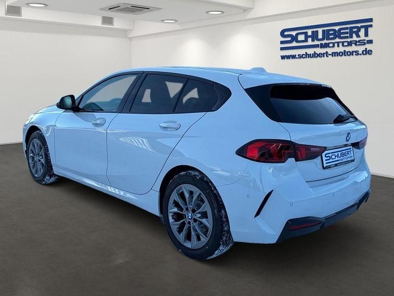 Używany BMW 116 Shadowline 122 KM (89 kW) 2026 Biały Hatchback