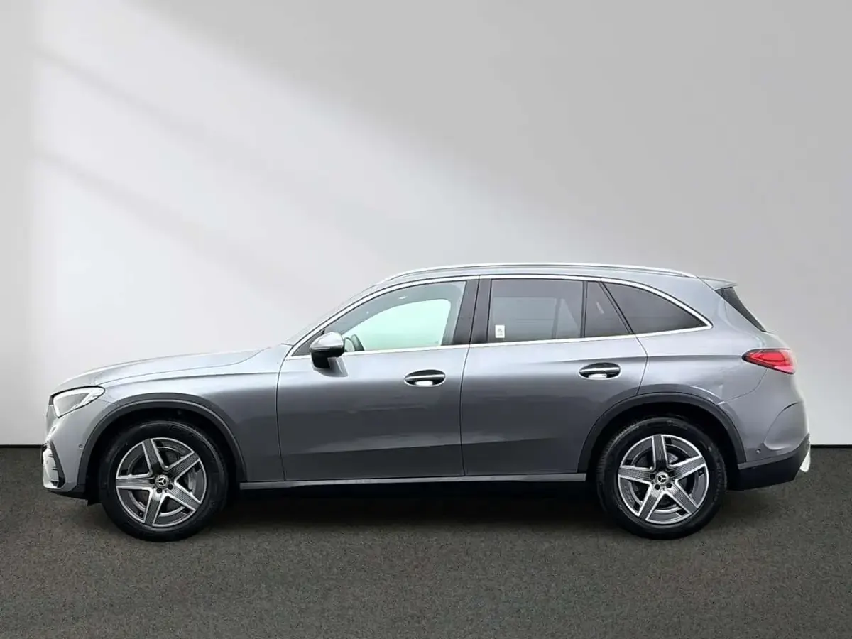 Gebraucht Mercedes GLC200 AMG line 204 PS (150 kW) 2023 Grau SUV