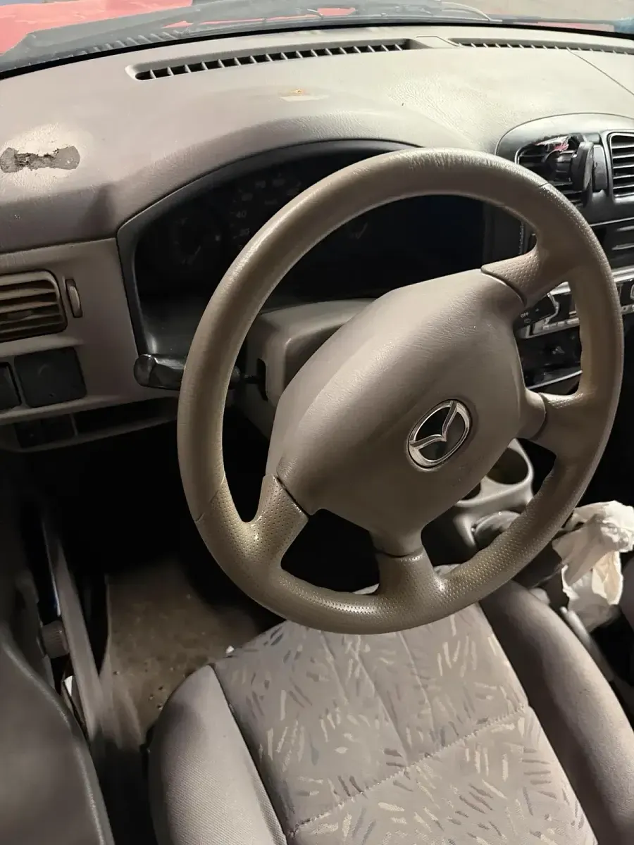 Gebraucht Mazda Demio 63 PS (46 kW) 2001 Rot Kleinwagen