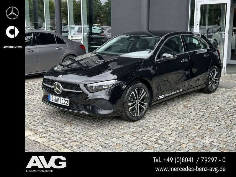 Kosmosschwarz Gebraucht 2024 Mercedes A180 Progressive Limousine | 27.800 € (Guter Preis) - Bild 1/4