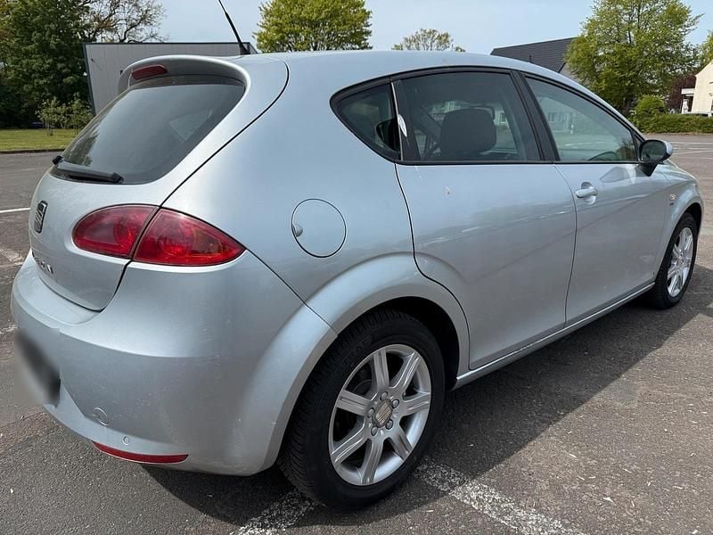 Second-hand Seat Leon 140 CP (102 kW) 2006 Argintiu Hatchback