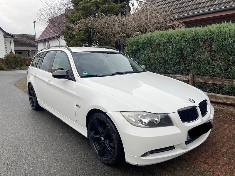 Weiß Gebraucht 2008 BMW 320 Kombi | 3.200 € (Guter Preis) - Bild 1/4