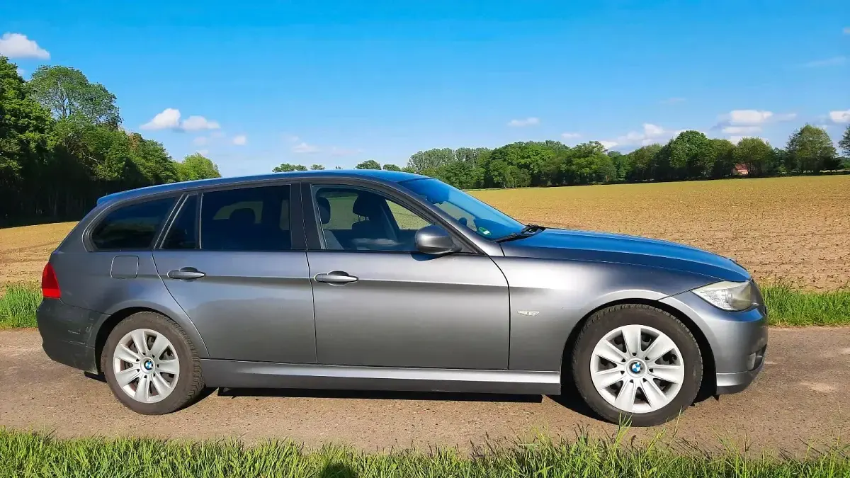 Gebraucht BMW 320 170 PS (125 kW) 2009 Grau Kombi