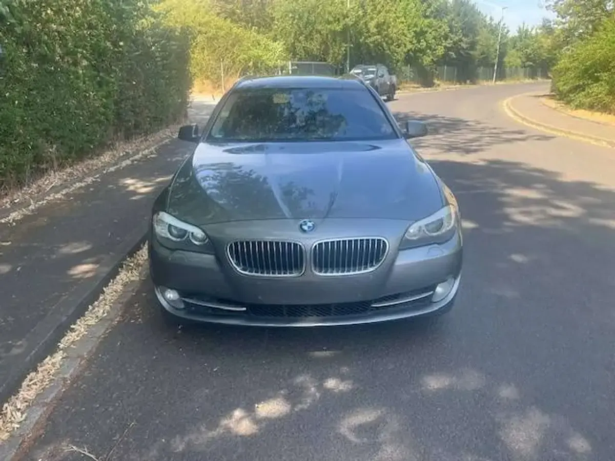 Gebraucht BMW 520 184 PS (135 kW) 2013 Spacegrau metallic Kombi