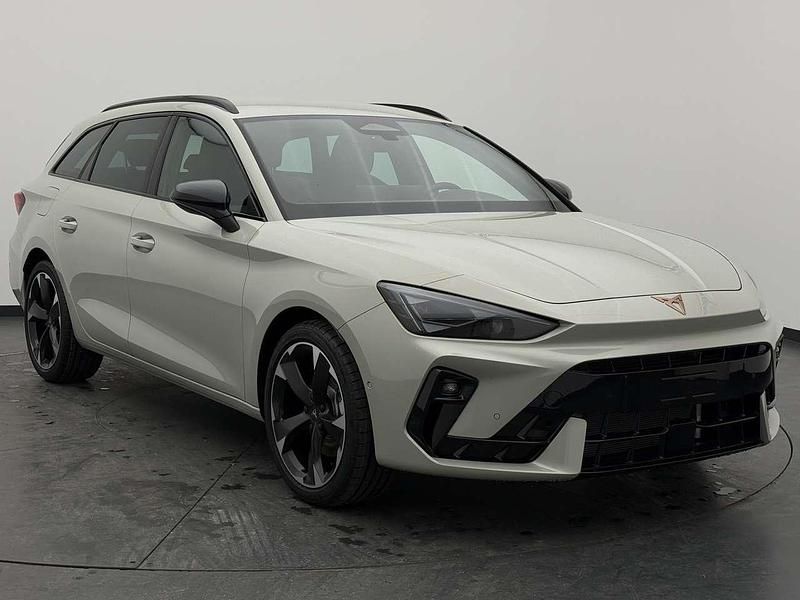 Neu Cupra Leon 204 PS (150 kW) 2025 Taiga grey Kombi