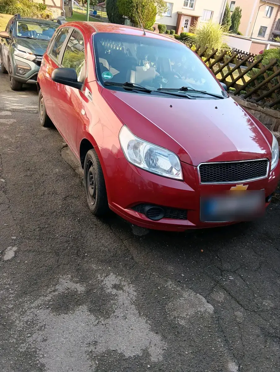 Gebraucht Chevrolet Aveo 74 PS (54 kW) 2009 Rot Kleinwagen
