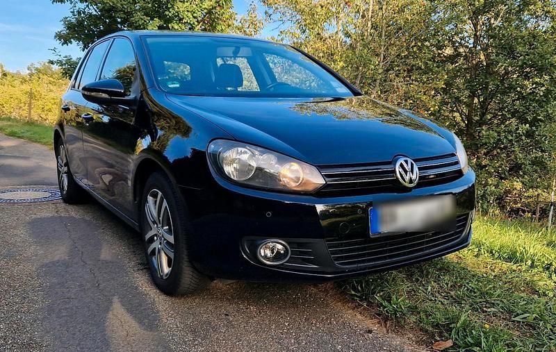 Schwarz Gebraucht 2009 VW Golf VI Comfortline Limousine | 5.500 € (Etwas zu teuer) - Bild 1/4