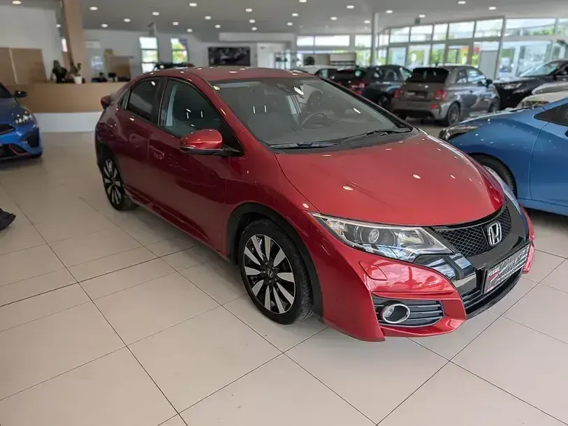 Gebraucht Honda Civic Elegance 141 PS (103 kW) 2015 Passion red p. Limousine