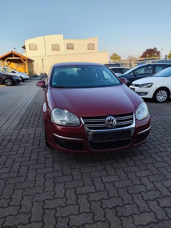 Rot Gebraucht 2006 VW Jetta Comfortline Limousine | 2.300 € (Guter Preis) - Bild 1/4