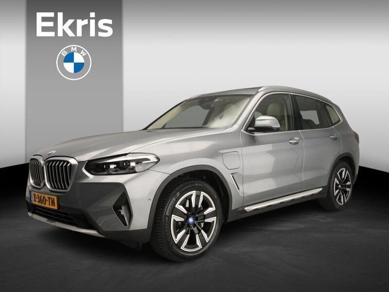 Grau Gebraucht 2024 BMW X3 Sport Line SUV | 52.900 € (Guter Preis) - Bild 1/4