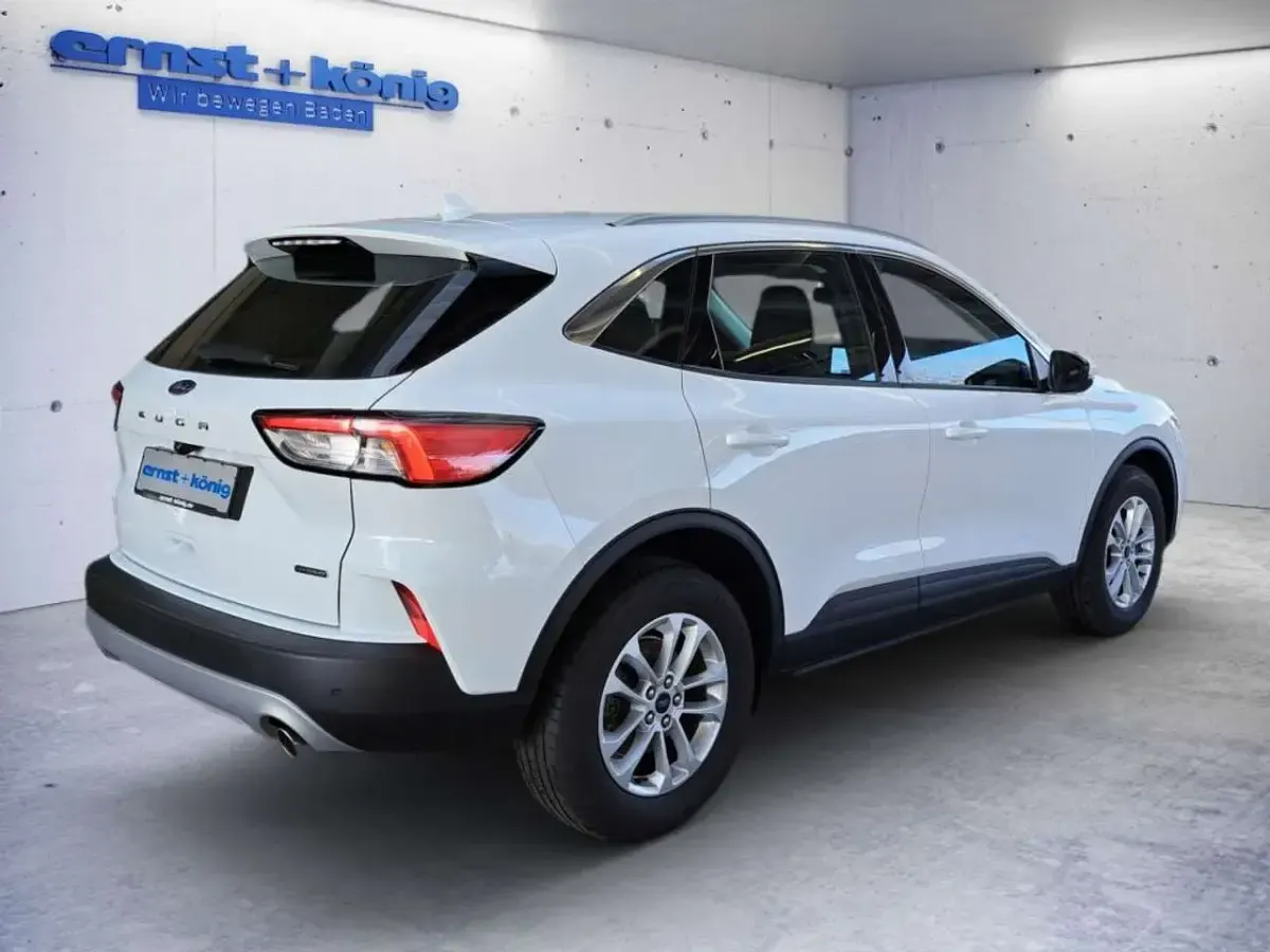 Gebraucht Ford Kuga Titanium 190 PS (139 kW) 2022 Frozen white SUV