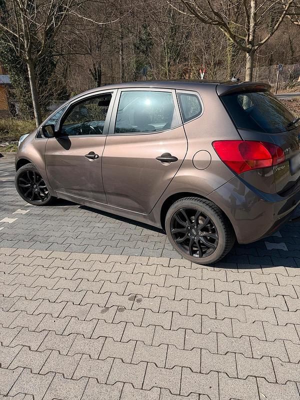 Gebraucht Kia Venga 125 PS (91 kW) 2012 Braun Kleinwagen