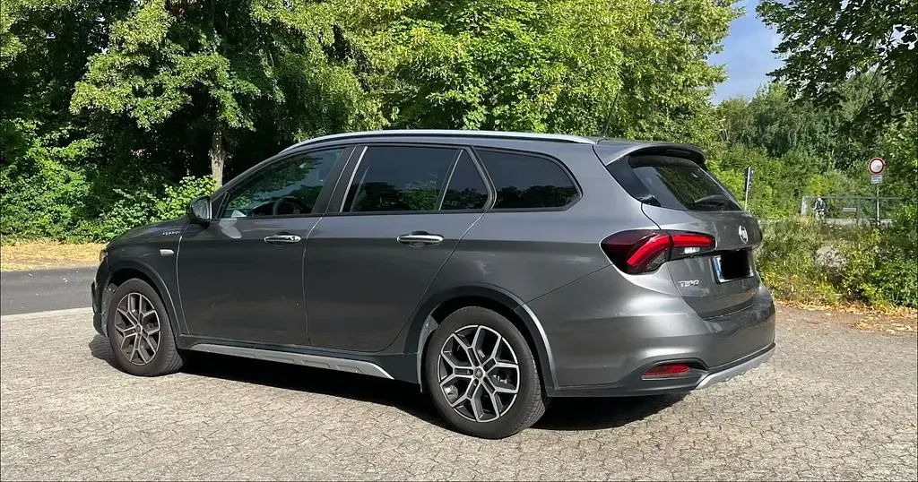 Gebraucht Fiat Tipo Cross 101 PS (74 kW) 2022 Grau Limousine
