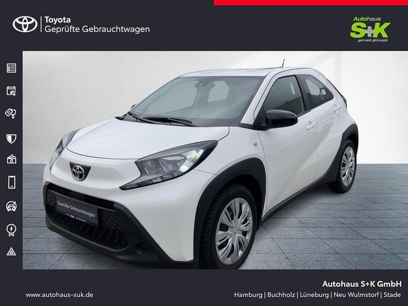 Weiß Gebraucht 2024 Toyota Aygo Business Edition Kleinwagen | 17.990 € (Fairer Preis) - Bild 1/4