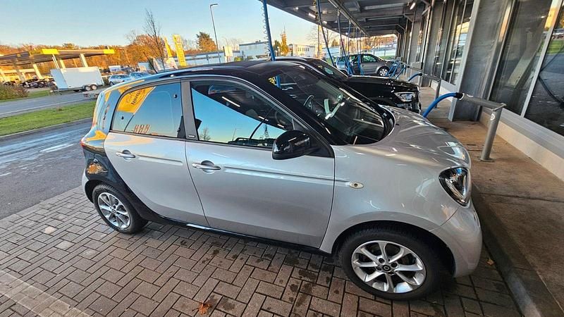 Gebraucht Smart ForFour Passion 71 PS (52 kW) 2015 Silber Kleinwagen