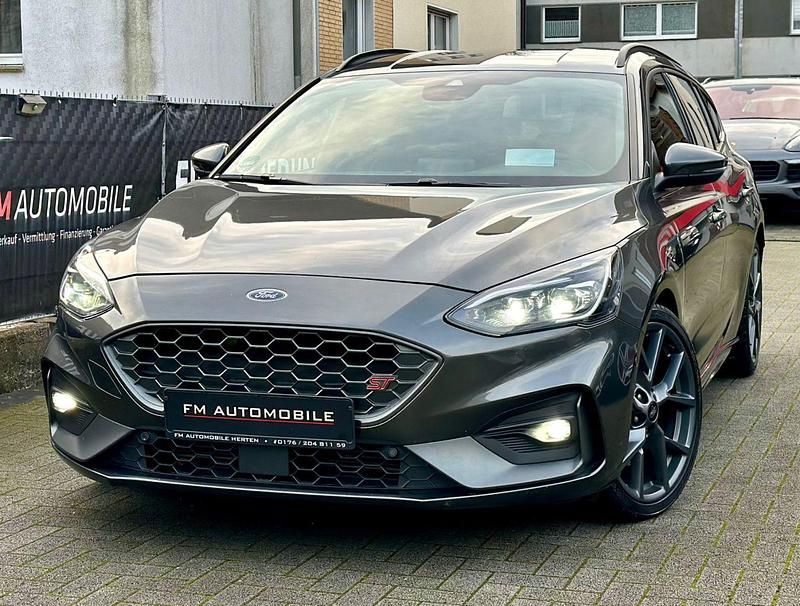Grau Gebraucht 2021 Ford Focus ST Kombi | 17.890 € (Fairer Preis) - Bild 1/4