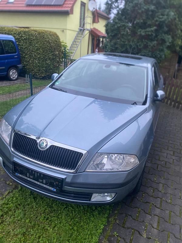Silber Gebraucht 2005 Skoda Octavia Limousine | 1.399 € (Fairer Preis) - Bild 1/4