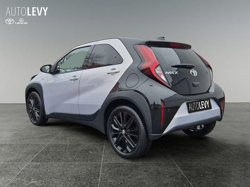 Neu Toyota Aygo X Edition 72 PS (52 kW) 2025 Silber SUV
