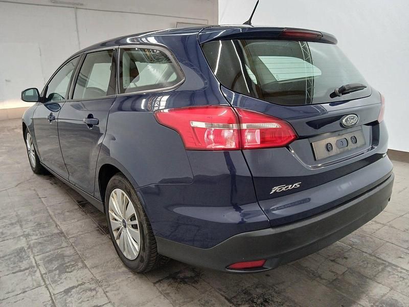 Gebraucht Ford Focus Trend 101 PS (74 kW) 2017 Blau Kombi