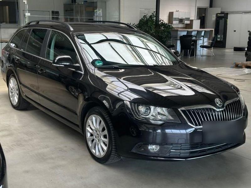 Schwarz Gebraucht 2015 Skoda Superb Exclusive Kombi | 9.500 € (Guter Preis) - Bild 1/4