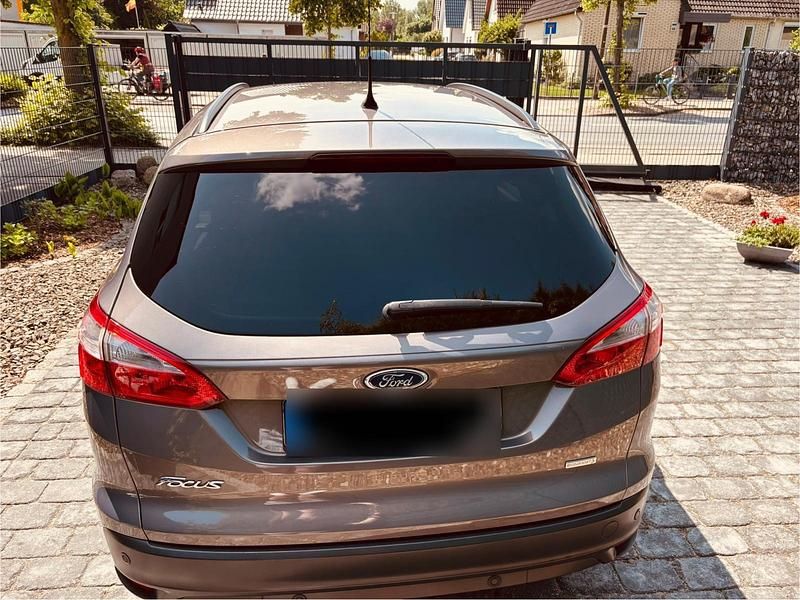 Gebraucht Ford Focus 125 PS (91 kW) 2014 Braun Kombi