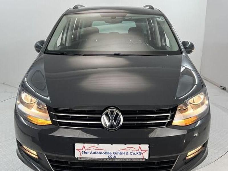 Gebraucht VW Sharan Comfortline 150 PS (110 kW) 2017 Grau Van / Kleinbus