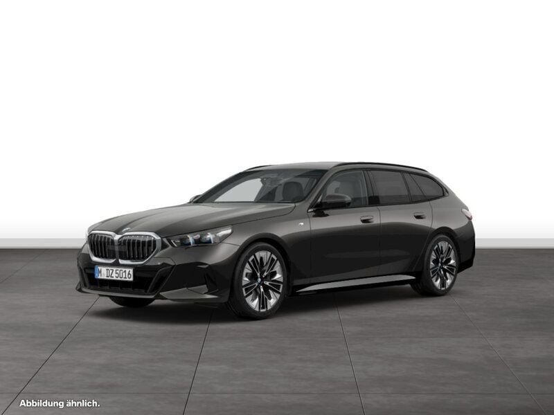 Grau Gebraucht 2024 BMW 540 Kombi | 67.806 € (Fairer Preis) - Bild 1/4