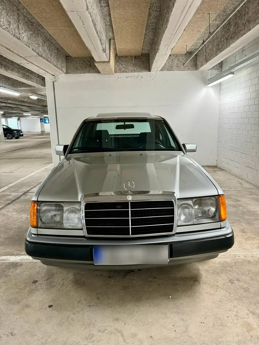 Gebraucht Mercedes 230 132 PS (97 kW) 1990 Limousine
