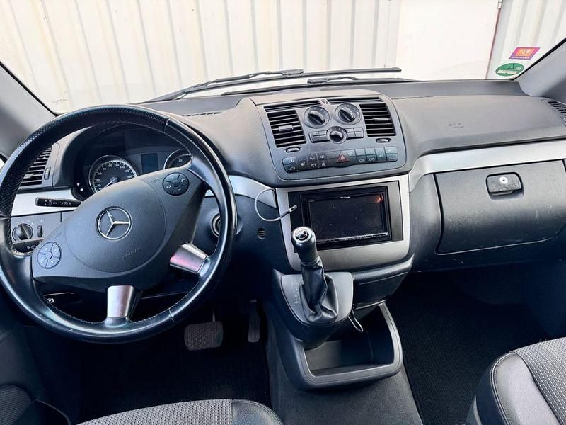 Schwarz Gebraucht 2011 Mercedes Viano Edition Van / Kleinbus | 9.700 € (Guter Preis) - Bild 1/4