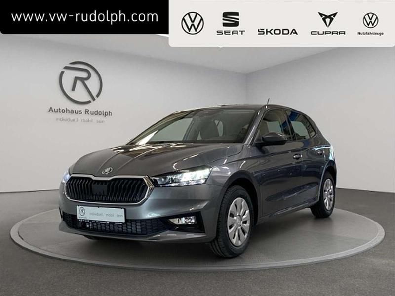 Graphite grau metallic Gebraucht 2024 Skoda Fabia Selection Limousine | 17.950 € (Guter Preis) - Bild 1/4