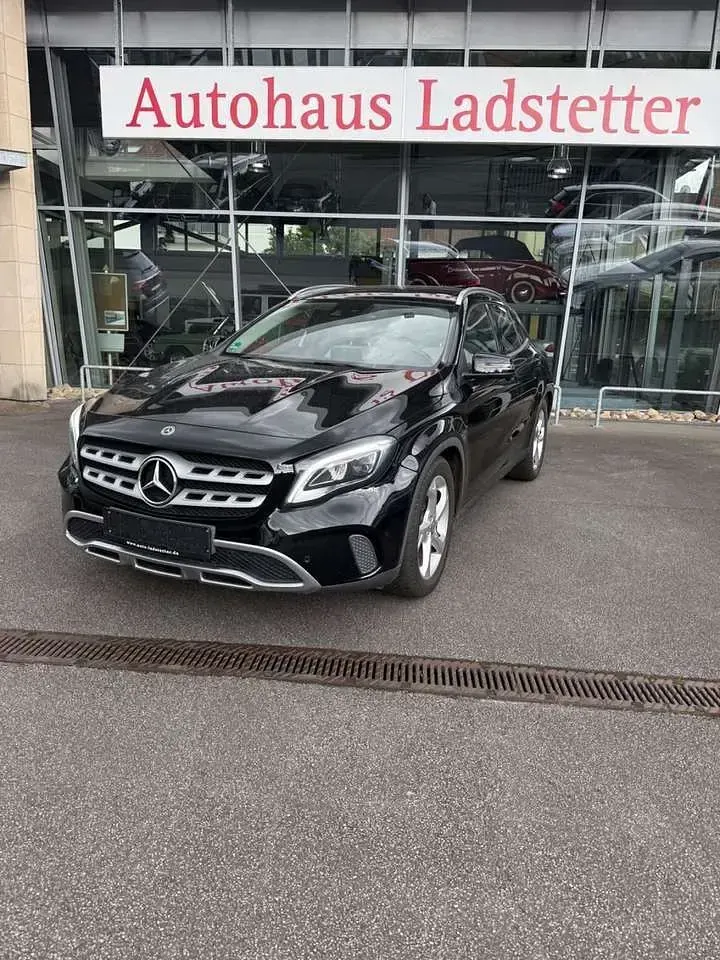 Gebraucht Mercedes GLA220 184 PS (135 kW) 2018 Schwarz SUV